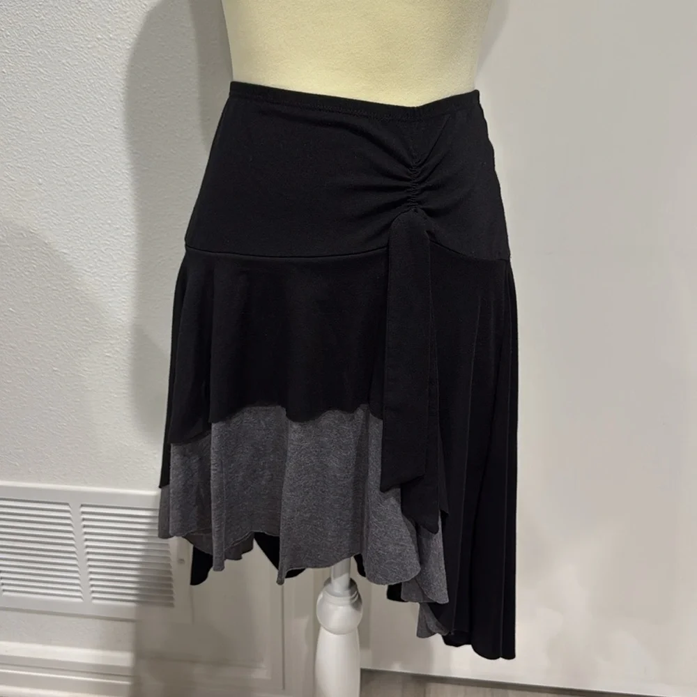Tracy Evan’s Flowy Layered Grey and Black with Bow Tie - L - Picture 4 of 8
